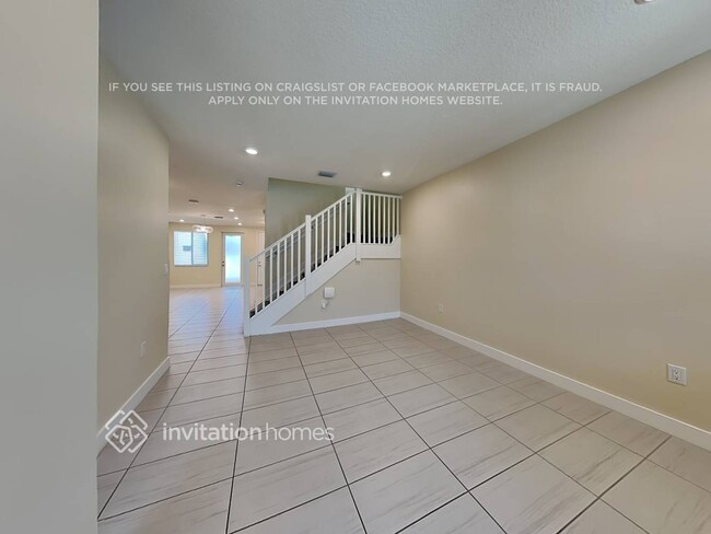 Building Photo - 6450 NW 103rd Pl