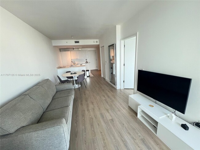Foto del edificio - 501 NE 31st St
