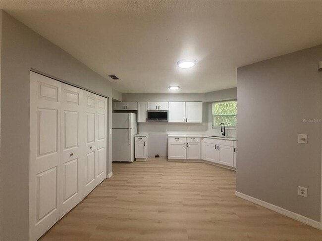 Foto del edificio - 3664 Meriden Ave