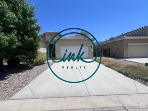 Building Photo - 921 Lakeview Dr