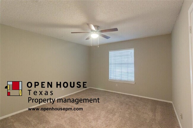 Building Photo - 1522 Clover Hill Rd, Mansfield