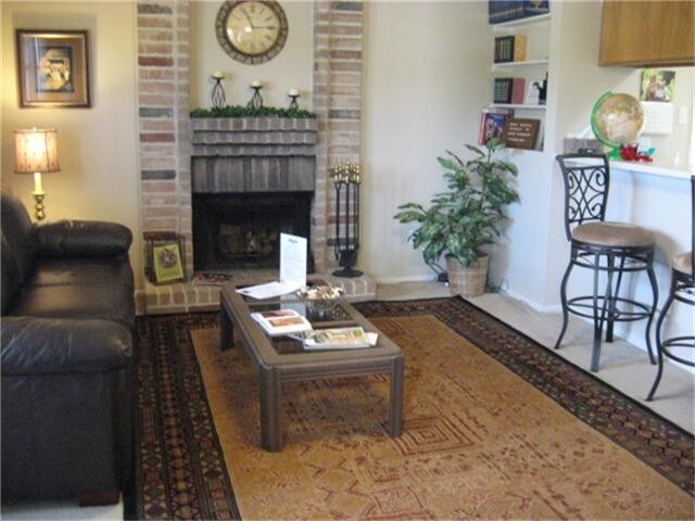 Foto principal - 1002 Memorial Glen Dr