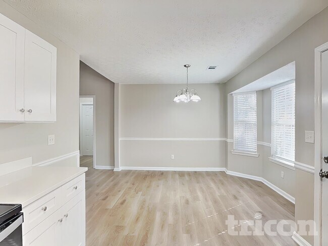 Foto del edificio - 210 Baxter Ln