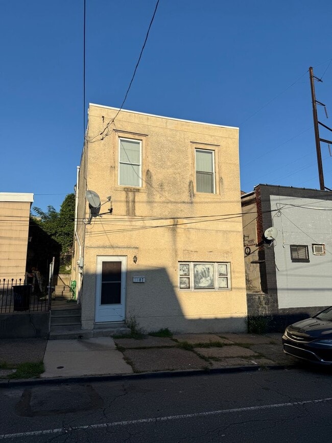 Foto del edificio - Cute two bedroom in Frankford section of P...