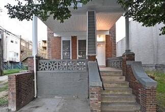 Building Photo - 2402 Lakeview Ave