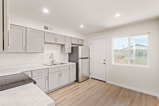 Foto del edificio - 1444 E Broadway Rd