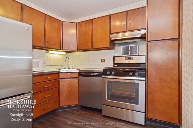 Building Photo - 400 E Randolph