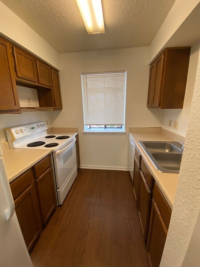 Foto del edificio - Cozy 2 bd/2.5 bath NW Austin Home