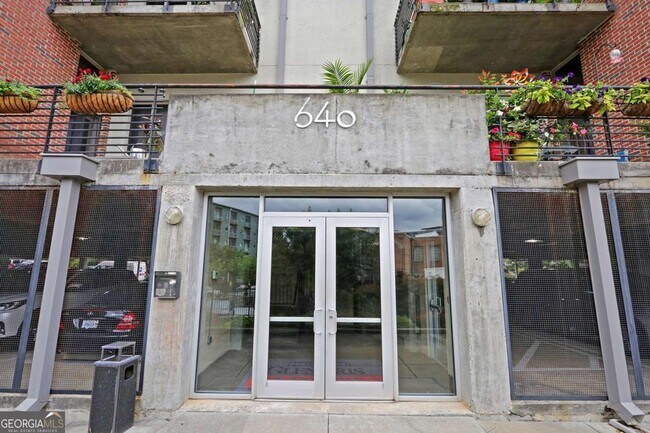 Foto del edificio - 640 Glen Iris Dr NE