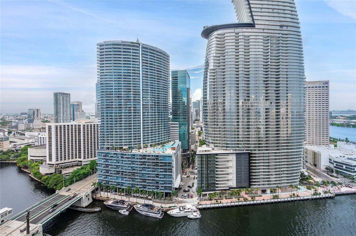 Foto principal - 475 Brickell Ave