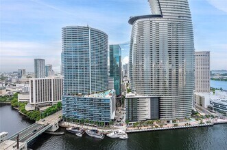 Building Photo - 475 Brickell Ave