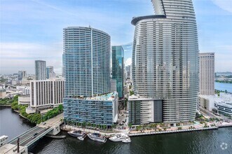 Building Photo - 475 Brickell Ave