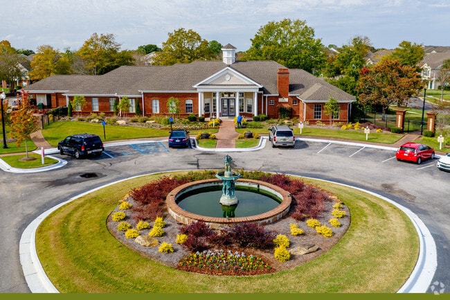 Leasing Office/Resident Clubhouse - Central Park