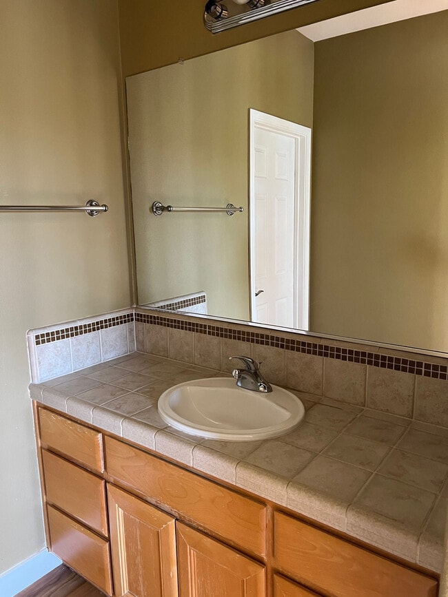 Sink & cabinetery - 8520 Kern Ave