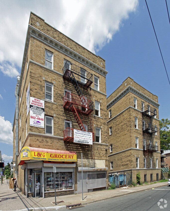 1,305 Clinton - 1305 Clinton