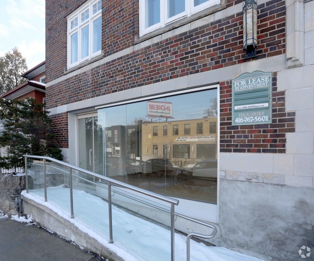 Building Photo - 2141 Bloor St W