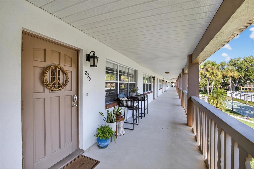 Foto principal - 650 Pinellas Point Dr S