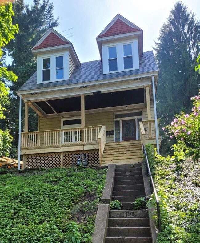 Building Photo - 195 Watson Blvd