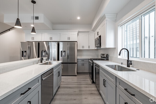 15BR, 12BA - 3,800SF - Kitchen - 1366 West 35th St