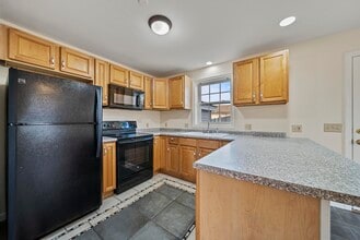 Building Photo - 8 Highland Ave
