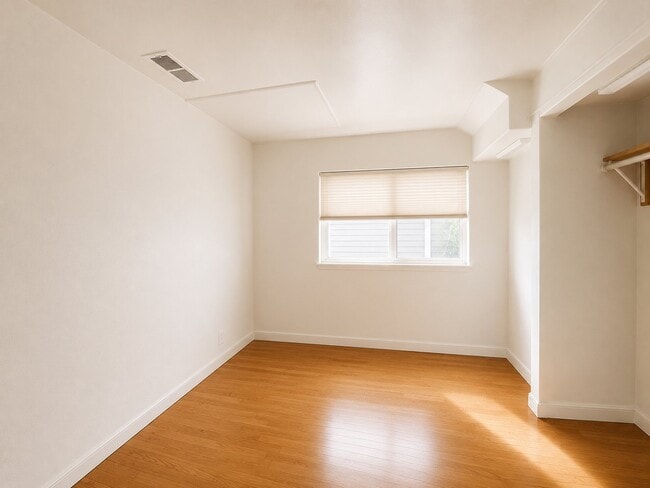 Building Photo - 1390 I St