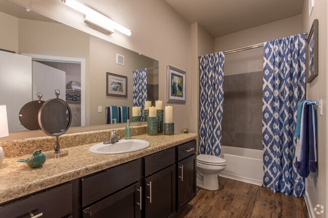 2 BR, 2 BA - 966 SF - Urban Oaks at Conroe