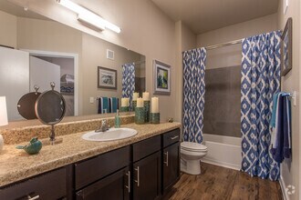 2 BR, 2 BA - 966 SF - Urban Oaks at Conroe