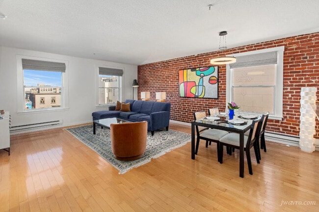 Photo - 323 29th St Apartment