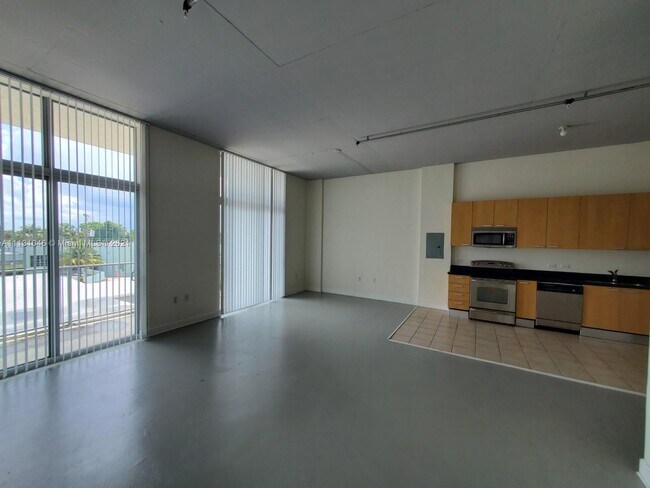 Foto del edificio - 2100 Van Buren St