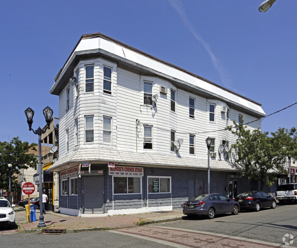 Primary Photo - 801 2nd Ave