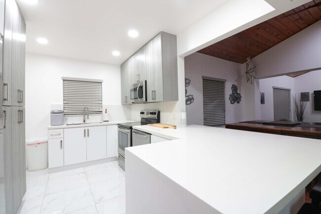 Foto del edificio - 753 NE 81st St
