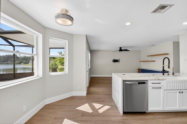 Foto del edificio - 7306 Spinnaker Bay Dr