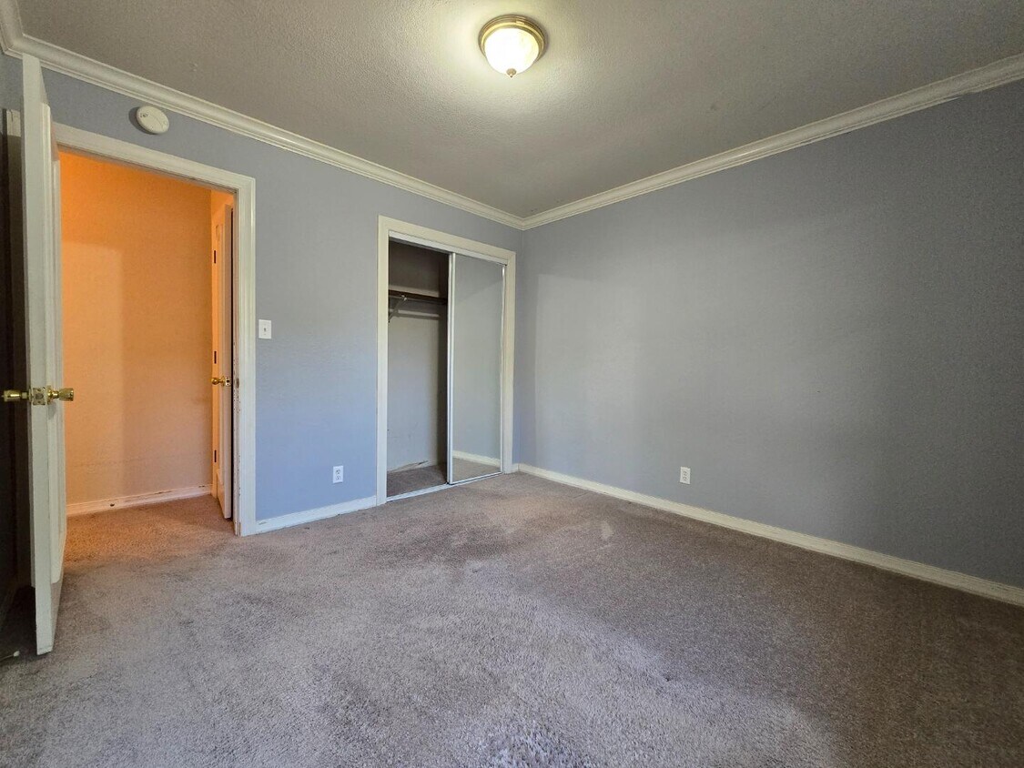 Foto principal - 1025 W Madison St