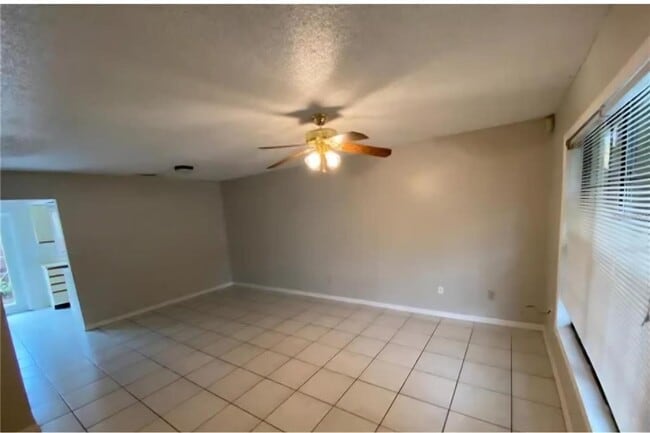 Foto del edificio - 7444 Woodburn Ct