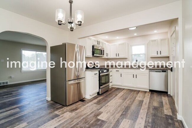 Building Photo - Cozy 3 Bedroom House in Monroeville