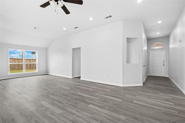 Foto del edificio - 619 White Swan Dr