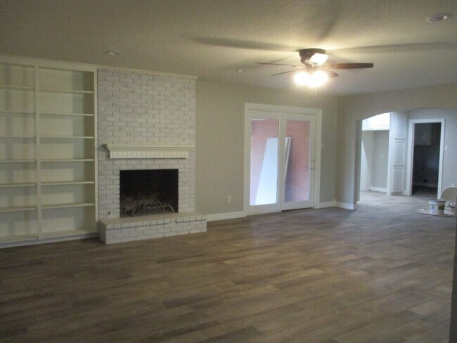 Foto del edificio - 4/2/2  Great neighborhood large lot