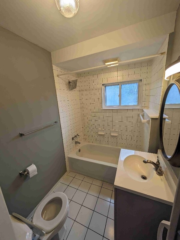 306 Friendship St, New Castle, PA 16101 Room for Rent in New Castle