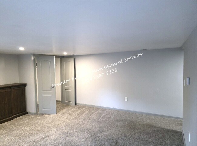 Foto del edificio - 1119 Riverside Dr