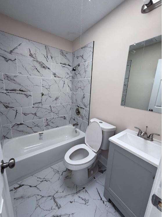 Foto del edificio - 2651 W Lafayette Ave