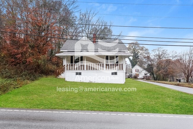 Building Photo - 693 Arlington Rd