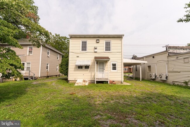 Building Photo - 1109 N Division St