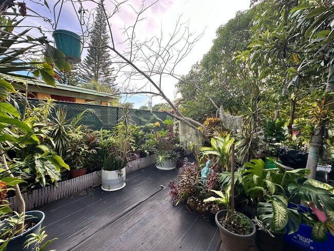 Foto del edificio - 104 NE 16th Ave