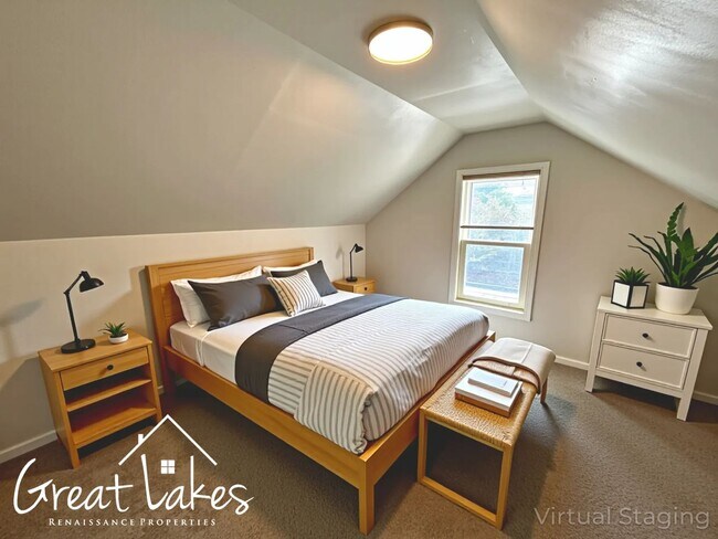 Foto del edificio - Stunning 3 Bedroom 1 Bathroom now availabl...