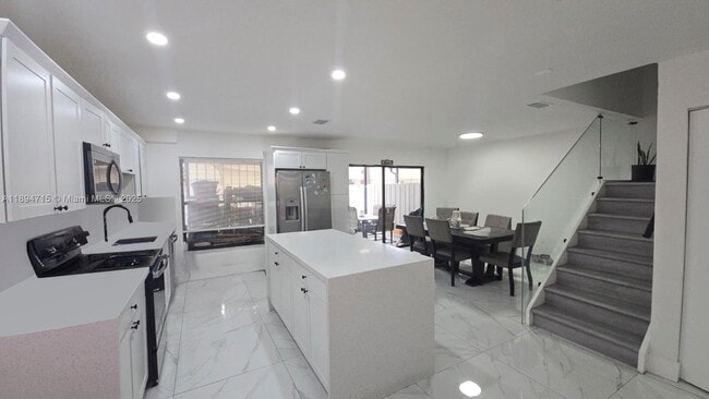 Foto del edificio - 6100 W 26th Ct