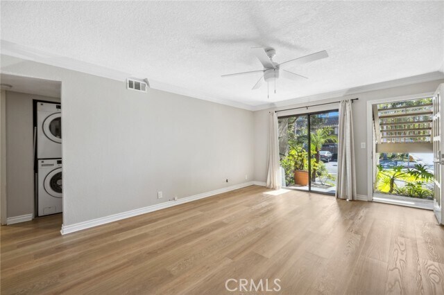 Foto principal - 7645 Bay Dr