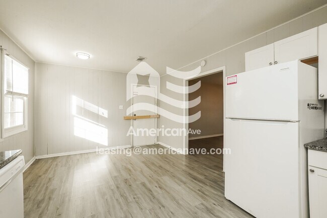 Foto del edificio - 2262 Forest Glen Dr