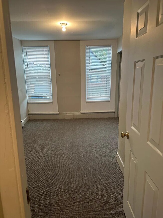 Bedroom - 54 Rhode Island St