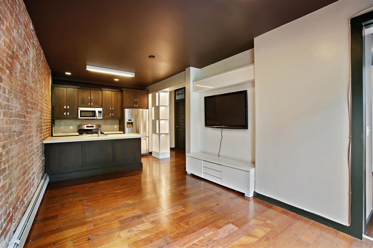 Foto principal - 217 53rd St