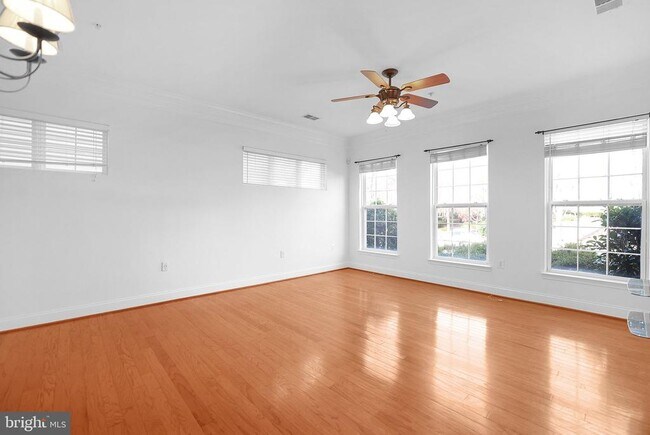 Foto del edificio - 12806 Murphy Grove Terrace